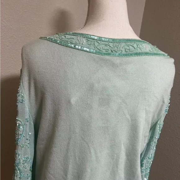 ESCADA!… Gorgeous, Mint Green, LACE and Beaded Top - Picture 2 of 8